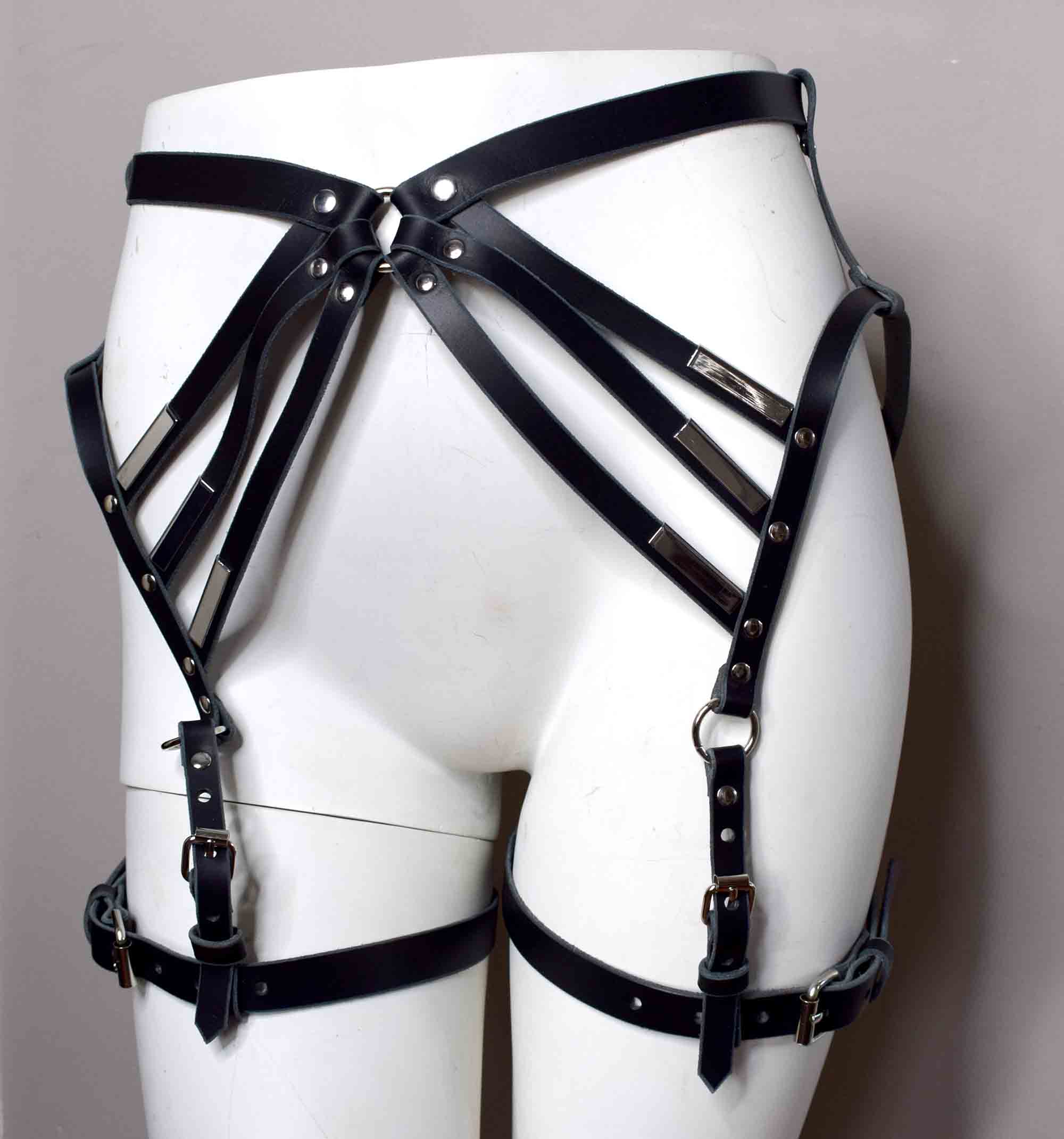 Diedre Strappy Leather Leg Harness