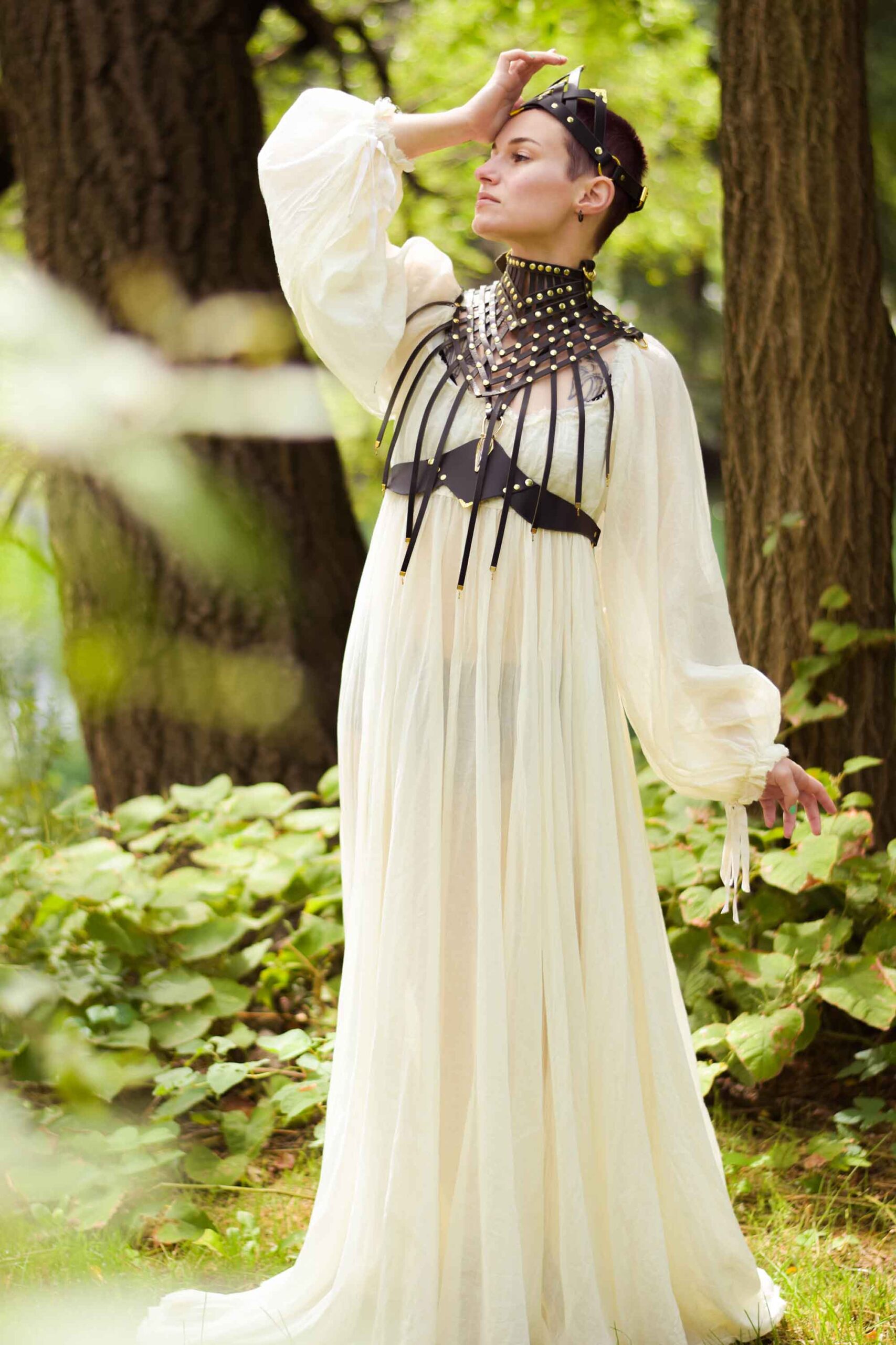 Odile Grand Leather Posture Collar - Image 2