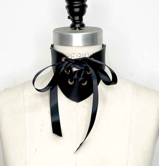 Nox Ribbon Leather Posture Collar