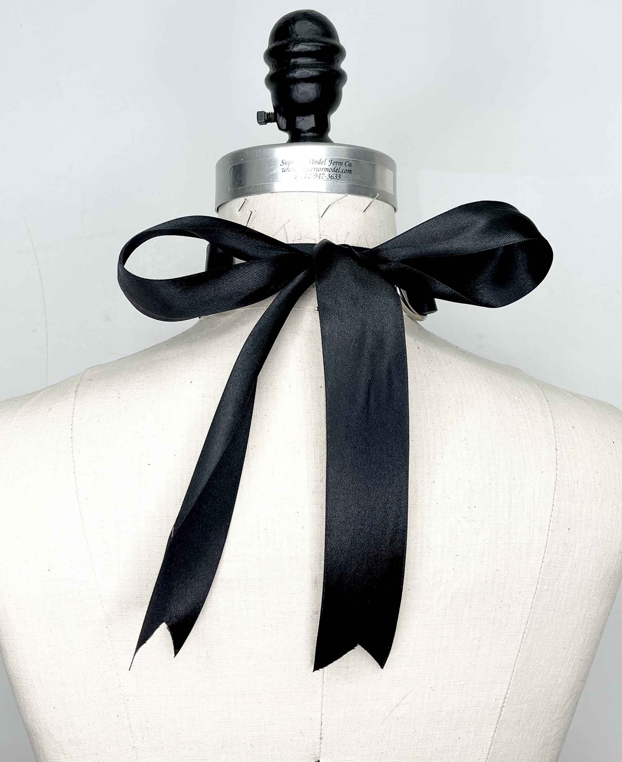 Belle Ornate Leather Collar with Ribbon - Image 4